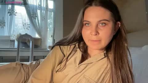 EvaHazard online show from October 3, 2025, 1:52 pm