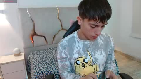 evan_tay online show from February 18, 2026, 3:02 am