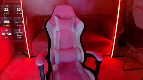 Eva online show from November 26, 2025, 5:14 pm