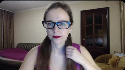 Snapshot of evangeline06 chatting on March 12, 2025, 8:19 am YourMistress online show from March 12, 2025, 8:19 am