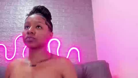 Snapshot of evans_susana chatting on September 22, 2025, 2:19 pm Evan and Susan online show from September 22, 2025, 2:19 pm