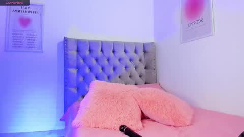 Eva Olimpo online show from October 25, 2025, 2:30 am