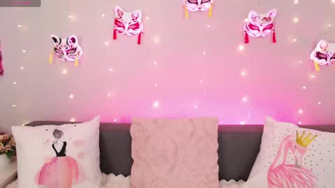 Snapshot of evarey_ chatting on May 31, 2026, 4:31 am Adelina online show from May 31, 2026, 4:31 am