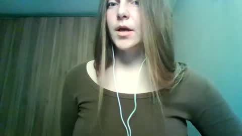 evasapples2026 online show from May 26, 2026, 10:06 pm