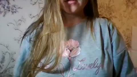 Snapshot of evasapples2026 chatting on June 29, 2026, 8:31 pm evasapples2026 online show from June 29, 2026, 8:31 pm