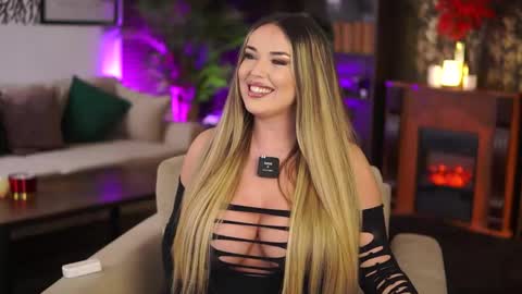 Eva online show from October 22, 2025, 4:07 pm