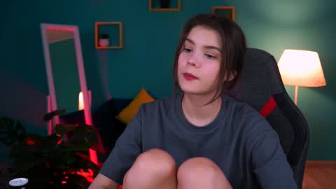 Snapshot of evathopson chatting on January 24, 2025, 3:45 pm Eva next stream - - 1600 UTC2000 online show from January 24, 2025, 3:45 pm