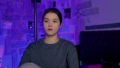 Snapshot of evathopson chatting on February 1, 2025, 12:05 pm Eva next stream - - 1600 UTC2000 online show from February 1, 2025, 12:05 pm