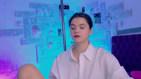 Snapshot of evathopson chatting on February 7, 2025, 8:55 am Eva next stream - - 1600 UTC2000 online show from February 7, 2025, 8:55 am