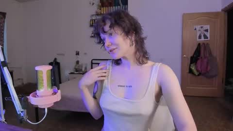 Snapshot of evathority chatting on October 3, 2025, 2:58 pm online show from October 3, 2025, 2:58 pm