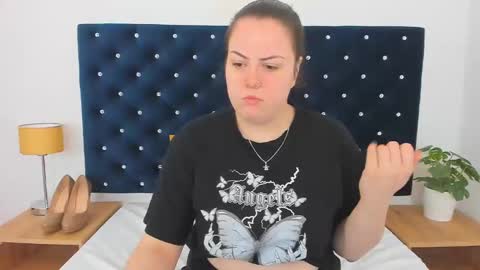 Snapshot of evawetdream chatting on February 18, 2025, 9:43 am Eva online show from February 18, 2025, 9:43 am