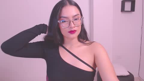 Snapshot of eve_rox18 chatting on November 8, 2025, 12:00 am Eve Rox18 online show from November 8, 2025, 12:00 am