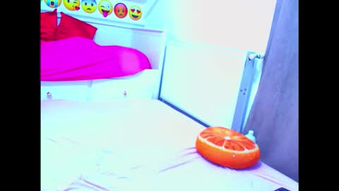 EVEANDMAX online show from November 10, 2025, 8:19 pm