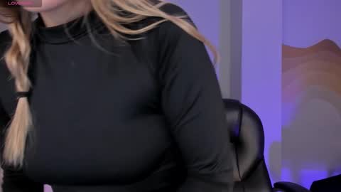 Eve  online show from October 18, 2025, 12:39 pm