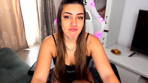 eveeevian online show from February 16, 2025, 11:27 am