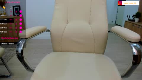 eveeevian online show from July 3, 2026, 5:58 am
