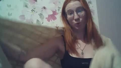 Snapshot of eveliina_shy chatting on February 12, 2026, 3:29 pm Evelina online show from February 12, 2026, 3:29 pm