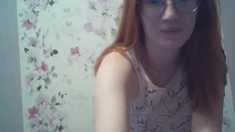 Snapshot of eveliina_shy chatting on February 22, 2026, 5:19 am Evelina online show from February 22, 2026, 5:19 am