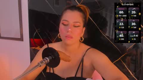 Snapshot of evelin_belen chatting on October 26, 2025, 12:11 pm EVELIN online show from October 26, 2025, 12:11 pm