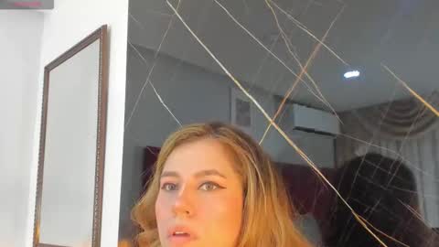 EVELIN online show from December 17, 2025, 12:22 pm