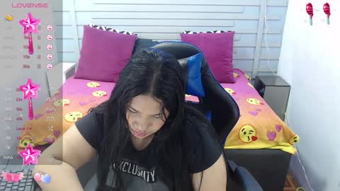 evelin zaens online show from December 28, 2024, 4:51 am