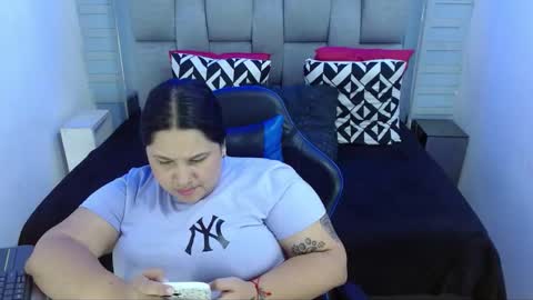 evelin zaens online show from September 16, 2025, 6:03 am