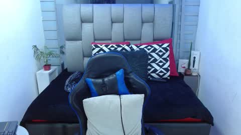 evelin zaens online show from March 19, 2026, 5:55 am