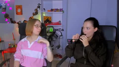 Snapshot of evelina_sun_ chatting on October 30, 2025, 1:34 pm evelina online show from October 30, 2025, 1:34 pm