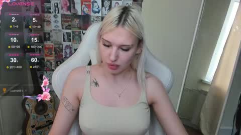 Snapshot of evelinalu chatting on May 26, 2026, 1:56 am Evelina online show from May 26, 2026, 1:56 am