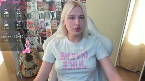 Snapshot of evelinalu chatting on June 4, 2026, 1:55 am Evelina online show from June 4, 2026, 1:55 am