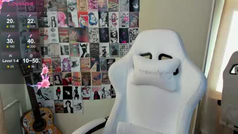 Snapshot of evelinalu chatting on June 6, 2026, 1:21 am Evelina online show from June 6, 2026, 1:21 am