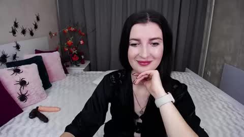 Evelin online show from October 29, 2025, 6:37 am