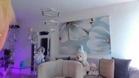 Eve  online show from December 6, 2024, 7:45 pm