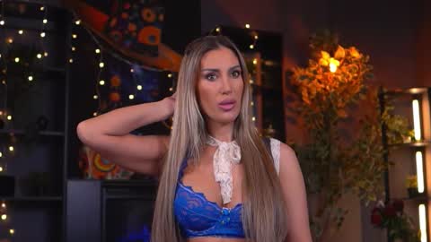 Evelyn online show from December 20, 2025, 7:21 pm