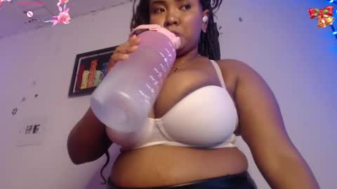 Evelyn Sandoval online show from January 2, 2025, 3:15 am