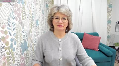 Snapshot of evelynblissful chatting on December 9, 2024, 5:07 am Evelyn online show from December 9, 2024, 5:07 am