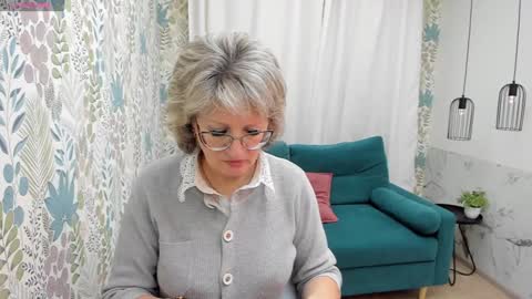 Snapshot of evelynblissful chatting on February 3, 2025, 5:18 am Evelyn online show from February 3, 2025, 5:18 am