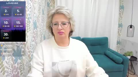 Snapshot of evelynblissful chatting on March 10, 2025, 11:32 am Evelyn online show from March 10, 2025, 11:32 am