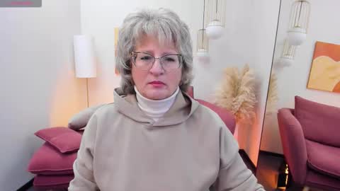 Snapshot of evelynblissful chatting on September 29, 2025, 5:01 am Evelyn online show from September 29, 2025, 5:01 am