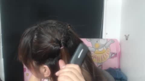 Evelyne online show from April 13, 2026, 3:23 am