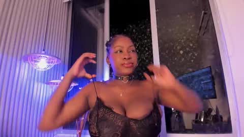 EvelynZoee online show from October 5, 2025, 4:33 am