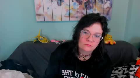 Everly online show from April 21, 2026, 6:44 pm