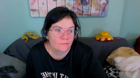 Everly online show from April 26, 2026, 4:59 pm