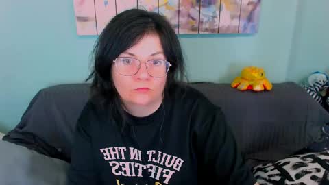 Snapshot of everly_rays chatting on May 11, 2026, 8:53 am Everly online show from May 11, 2026, 8:53 am