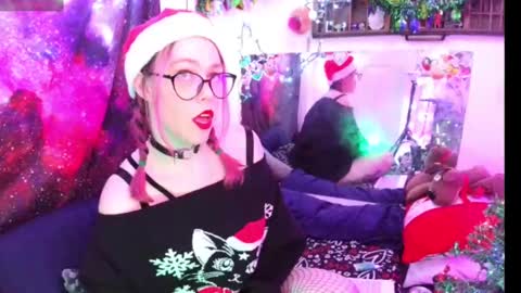 Evie online show from December 22, 2024, 6:49 am