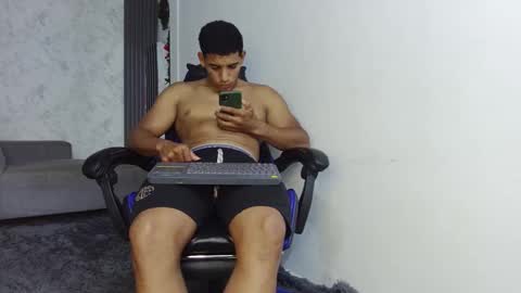 luis online show from November 24, 2025, 7:57 pm