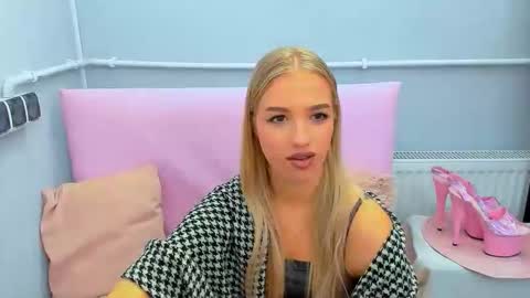 Eve online show from September 17, 2025, 3:24 pm