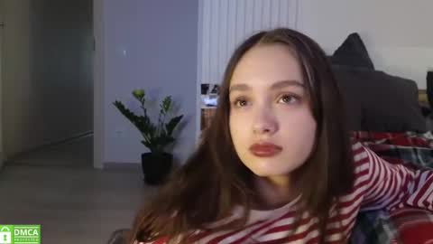evi_woow online show from November 14, 2025, 9:24 pm