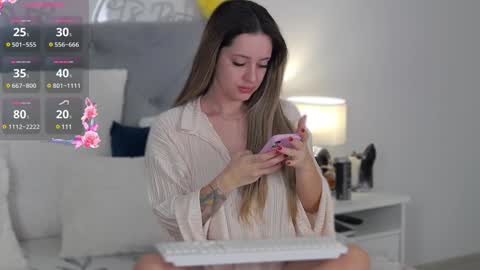 Evie online show from December 20, 2024, 8:55 pm