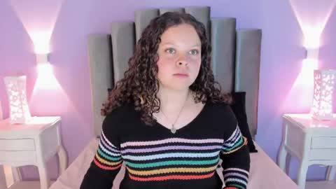 evierouse_ online show from May 15, 2026, 7:54 pm